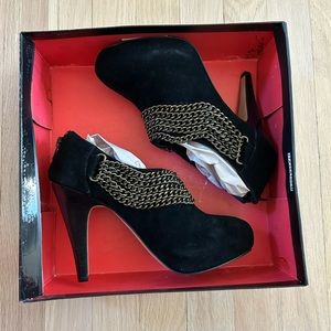 NEW never worn Steve Madden L Gang Suede shoes size 6.5